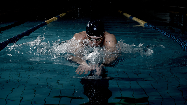 Prescription swimming goggles